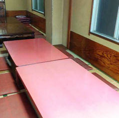 【2階】2階のお座敷席は、貸切で最大12名様までご利用いただけます。和の趣あふれる静かな空間で、周囲を気にせずゆったりとお過ごしいただけるため、接待やご会食、ご家族での特別なお集まりにも最適です。人数やお料理内容、ご予算に応じたご相談も承っておりますので、どうぞお気軽にお問い合わせくださいませ。