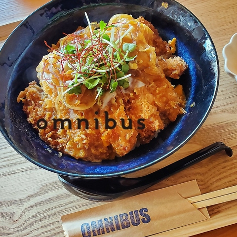 美味しい定食や丼もの、うどんなどご用意しております。