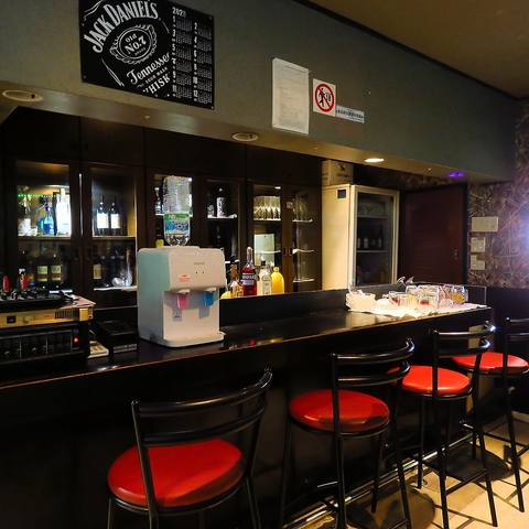 MIKE S PLACE }CNYvCX