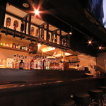 ダーツだけじゃなく、雰囲気のあるカウンターでお酒を飲みながら会話も弾みます♪