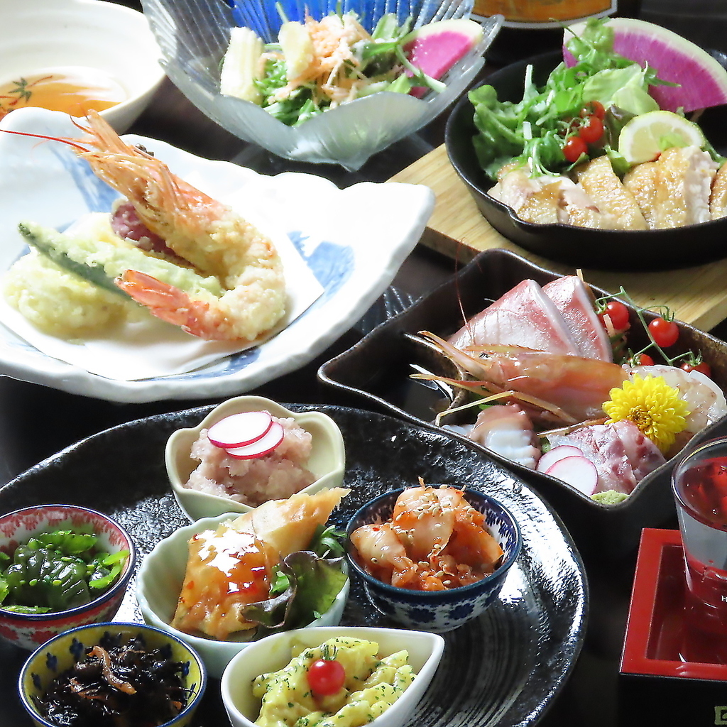 品数充実のコースで一品料理の数々を心ゆくまでご堪能！飲み放題もお得にプラス出来ますので宴会に◎