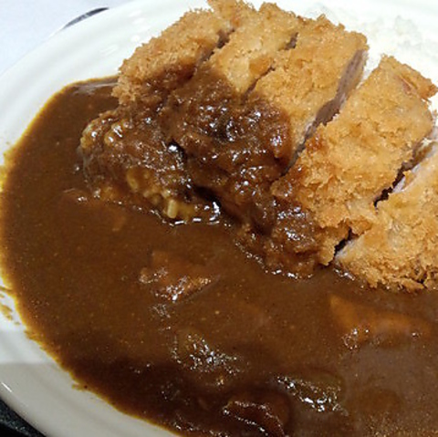 お腹も心も満たす庭亭は豊富なメニューを揃えています。おすすめカツ丼・カツカレー!