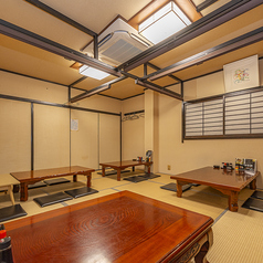 ◆◇仕切りがついて、よりプライベート空間を楽しめるお席にリニューアル◇◆落ち着いた隠れ家的な店内。雰囲気の良い照明と畳の敷かれたお座敷が、癒しの空間です。大人の飲み会や、接待・大事な宴会にも多くご利用頂いております！！