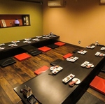 2Fの個室はゆったり寛げるお席になっております★各種会社宴会やプライベート利用等様々なシーンに◎