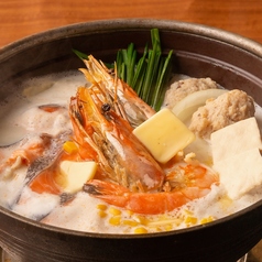 北海道　サーモンと海老の濃厚バター味噌鍋