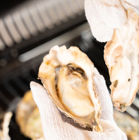 花と緑に囲まれた都会のオアシスで牡蠣食べ放題！