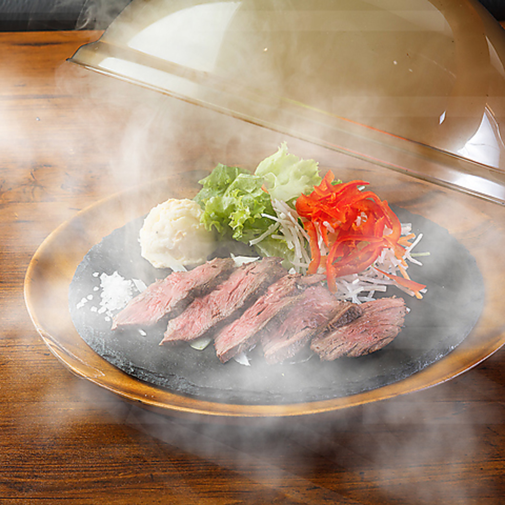 人気沸騰！こでしか味わえない燻製肉料理♪