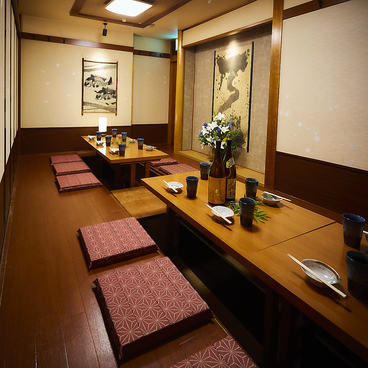 魚と肉の酒場 うおにく 横須賀中央店の雰囲気1