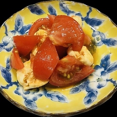 自家製チリソースのトマトチーズキムチ