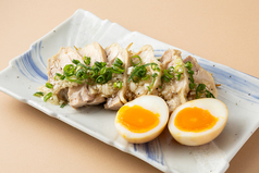半熟煮卵と鶏チャーシュー　～ねぎ塩～