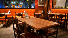 少人数～大人数までご利用いただけるテーブル席を各種ご用意しております。