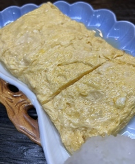 甘くない出汁たっぷりの出巻玉子/栃尾のジャンボ油揚げ大葉味噌/フライドポテト