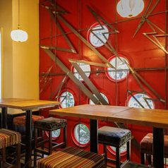 さまざまなシーンで活躍します！友人との集まりや、カジュアルな飲み会にも◎明るい空間で、リフレッシュしながら楽しい時間をお過ごしください！美味しいビールと共に、素敵な思い出を作りましょう♪