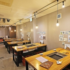 肉と米 焼肉えびす 梅田店の雰囲気1