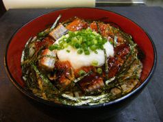 うなとろ丼