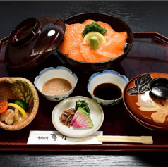 サーモン丼（炙り可）