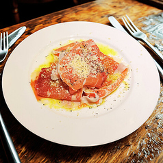 トリュフ香る生ハム パルメジャーノがけ