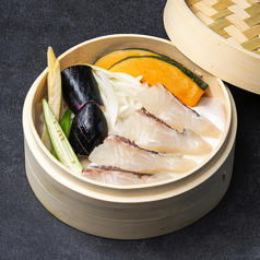 真鯛と旬野菜の蒸籠蒸し