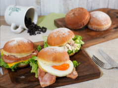 多彩なランチや、自家焙煎コーヒー等カフェメニューも◎