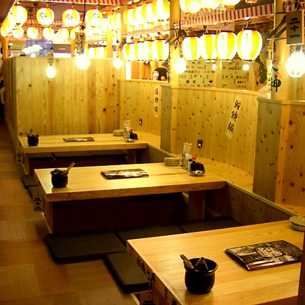 まるで魚市場！？雰囲気が楽しい活気ある店内♪※写真は系列店