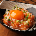 料理メニュー写真&nbsp;サーモンの塩だれユッケ