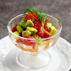 マグロとアボカドのタルタル