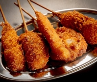 【揚げたてサクサク！衣にこだわった串揚げ】