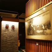 「絵のある街」という店名から店内には様々な絵画が飾られています。中には韓国の伝統的なものもあるので、店内を見ているだけで楽しい♪