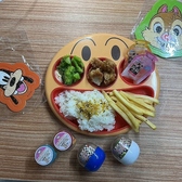 小さなお子様連れのお客様も大歓迎です！ランチタイムには、お子様が大好きなメニューを集めたお子様ランチをご用意しております。ご家族皆様で、思い出に残る食事のひとときをどうぞ！