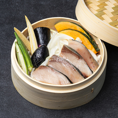 ぶりと旬野菜の蒸籠蒸し