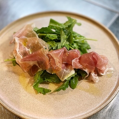 ルッコラと生ハムのサラダ