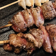 絶品！希少な白レバーや砂肝の串焼きなど