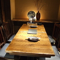 ゆったりお過ごしいただける4名様テーブルを2卓ご用意しております。ご友人とのお食事や会社帰りの飲み会など、少人数でのご利用におすすめです。