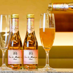 ビュッフェランチとアルコールを同時に楽しめる