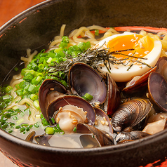 おろしわさびと葉わさびの瓦もり蕎麦/青森県十三湖名物・しじみラーメン