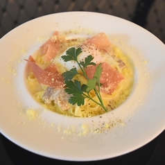 【クリームベース】トリュフ香る生ハムカルボナーラ