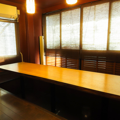 6名様用の掘りごたつ席♪会社の集まりや女子会などにご利用ください。足を伸ばしてゆっくりくつろぐこともできます。