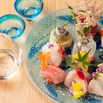 鳥だけではなく新鮮な鮮魚もご用意。馬刺しやごまさばなど九州ならではの一品もございます。