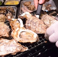 街ナカで本格的な焼き牡蠣体験を堪能できる専門店です♪