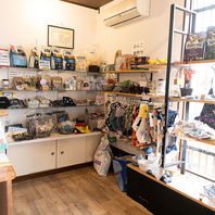 看板犬がつなぐ、笑顔あふれる癒しの空間♪