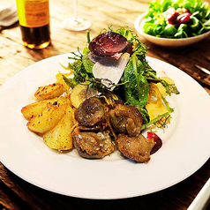 葉野菜と砂肝のコンフィ　よっちゃんサラダ