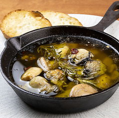 牡蠣と朝採れローズマリーのアヒージョ