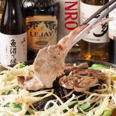 高技術×厳選素材のこだわり！炭火で焼き上げるラム肉