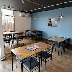 温かみのある店内を貸切でご利用可能！最大25名まで対応でき、パーティーやオフ会、愛犬仲間との集まりにもぴったり。アットホームな雰囲気で特別な時間を演出します。