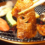 ジュ～っと目の前で焼ける、ホルモン焼肉♪噛めば噛むほどあふれる旨みとのどごしをご堪能！