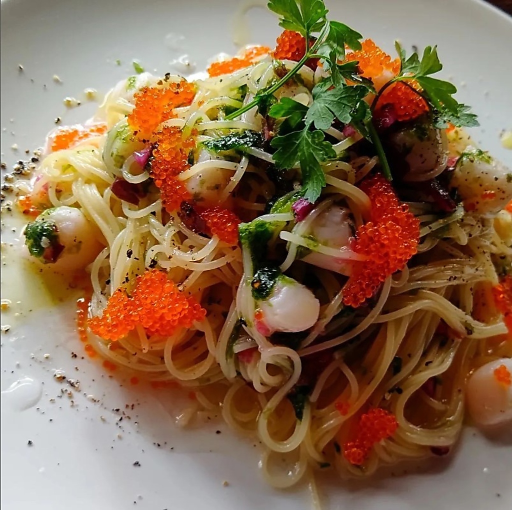 当店自慢のパスタをサラダ・ドリンク付きのお得なランチセットでお楽しみいただけます。