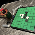 定番のテーブルゲーム「オセロ」や、シンプルながらスリルのある「黒ひげ危機一髪」をご用意。会話の合間に、気軽に楽しめる遊び心のあるひとときを。