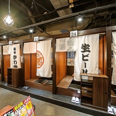 【同窓会・打ち上げ・会社宴会等】宴会も承ります。飲み放題付コース＜2時間＞2200円～ご用意しています。　※画像は系列店です。