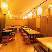 【各種宴会にも対応】大小様々なシーンに合わせた宴会対応もしております！テーブル席はレイアウト変更も可能で、最大50名様までの宴会も存分に楽しめます！会社宴会から0次会、2次会はもちろん、サークル終わりや仕事帰りの飲み会にも最適です♪