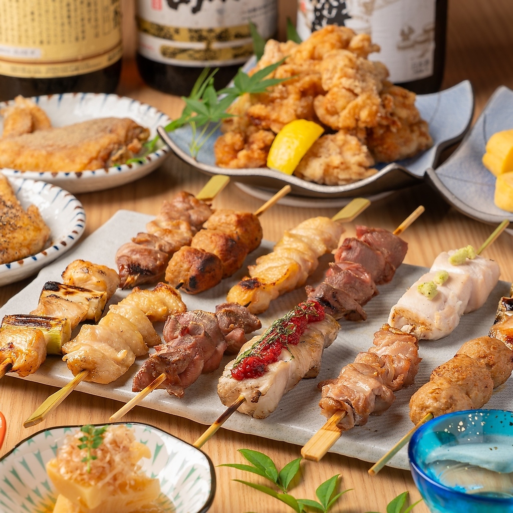 【はかた地どり　もも・むね串】＜数量限定＞地鶏のしっかりした歯ごたえと旨味が楽しめる一串。